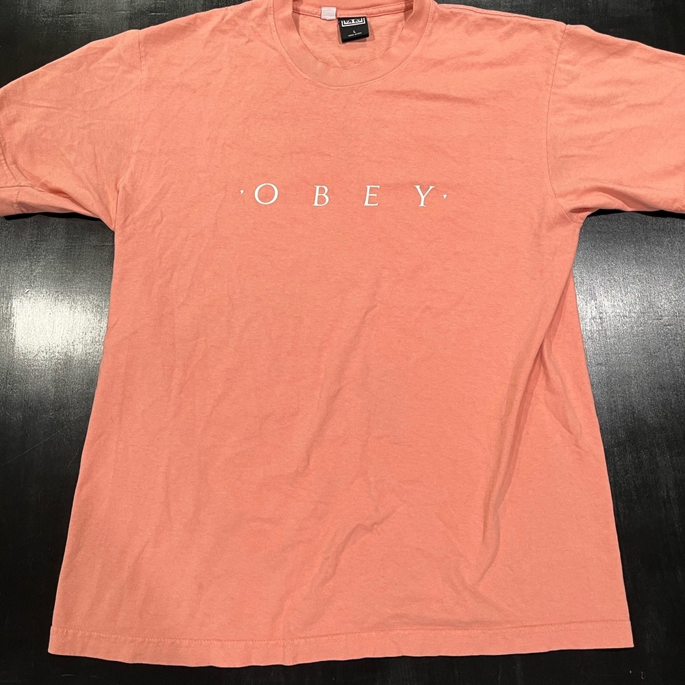 VINTAGE Obey Men's Coral T-Shirt
